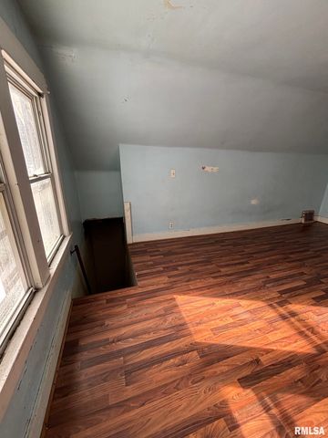 2010 W MALONE Street, Peoria, IL 61605