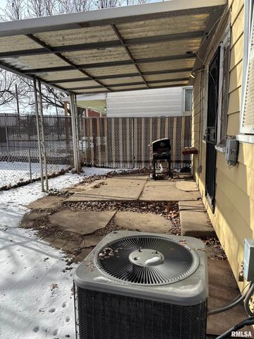 2010 W MALONE Street, Peoria, IL 61605