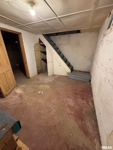 2010 W MALONE Street, Peoria, IL 61605