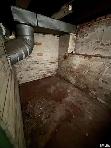 2010 W MALONE Street, Peoria, IL 61605