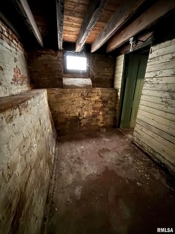 2010 W MALONE Street, Peoria, IL 61605