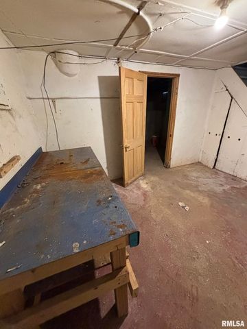 2010 W MALONE Street, Peoria, IL 61605