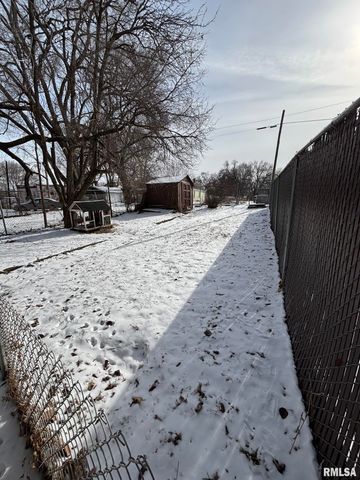 2010 W MALONE Street, Peoria, IL 61605