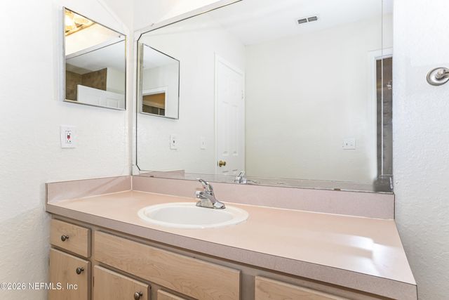 1701 THE GREENS Way 332, Jacksonville Beach, FL 32250