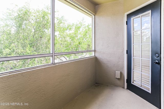 1701 THE GREENS Way 332, Jacksonville Beach, FL 32250