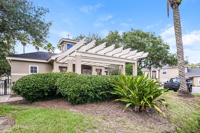 1701 THE GREENS Way 332, Jacksonville Beach, FL 32250