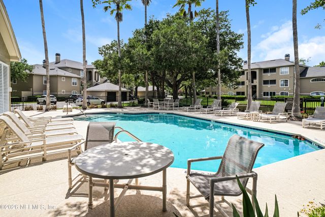 1701 THE GREENS Way 332, Jacksonville Beach, FL 32250