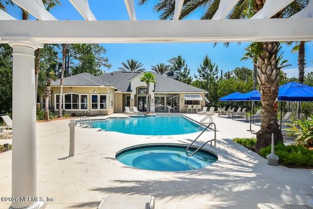 1701 THE GREENS Way 332, Jacksonville Beach, FL 32250
