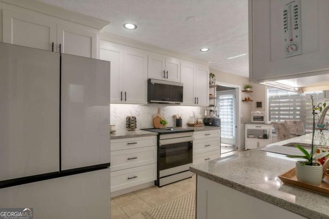 312 Rockingham Drive, Loganville, GA 30052