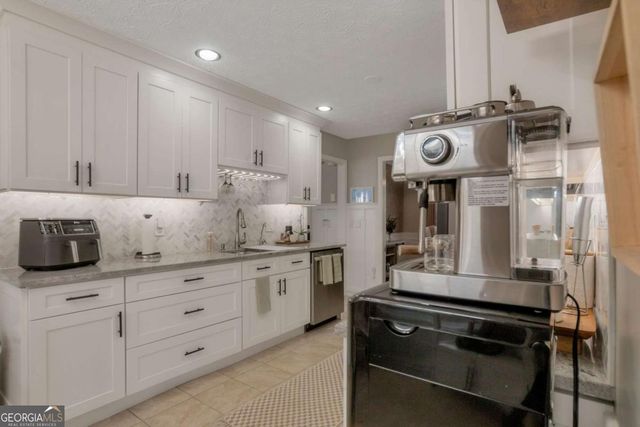 312 Rockingham Drive, Loganville, GA 30052