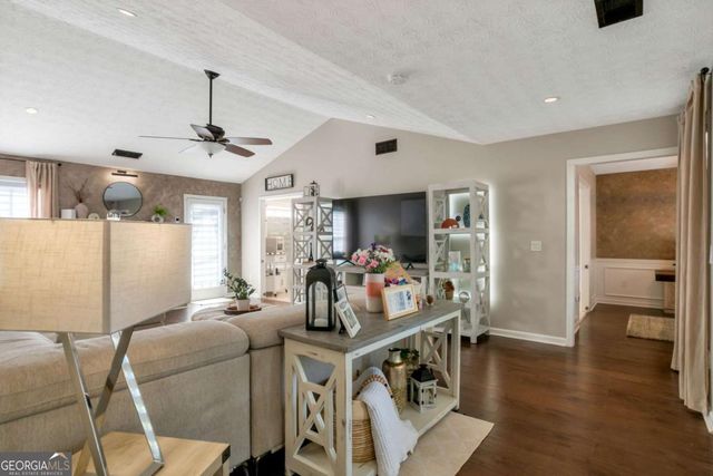 312 Rockingham Drive, Loganville, GA 30052