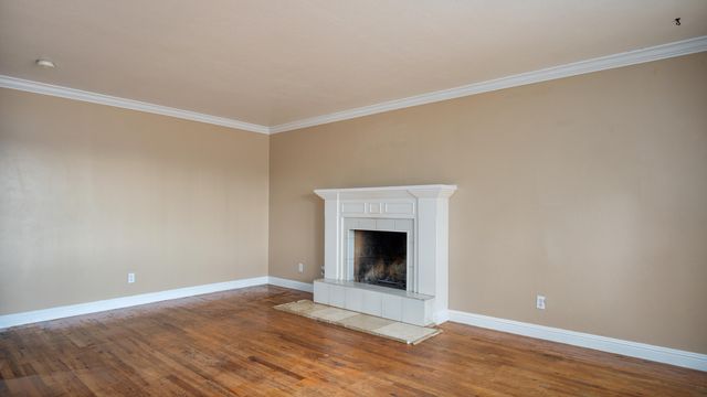 1704 W Morton Avenue, Porterville, CA 93257