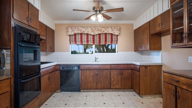 1704 W Morton Avenue, Porterville, CA 93257