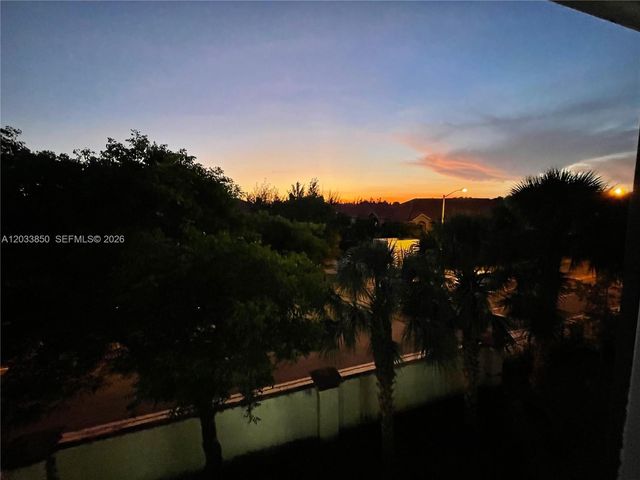 10885 NW 89th Terrace 206, Doral, FL 33178