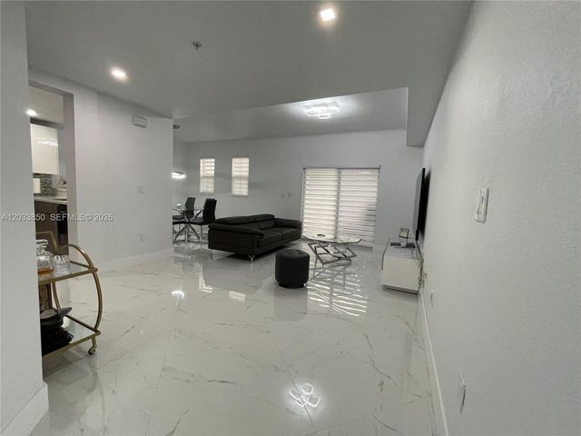 10885 NW 89th Terrace 206, Doral, FL 33178