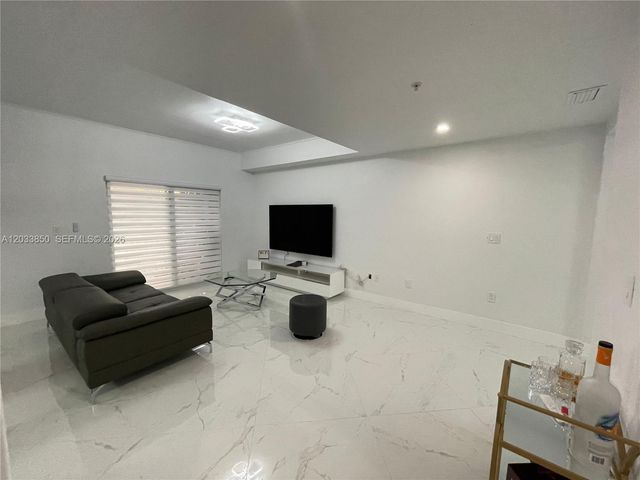 10885 NW 89th Terrace 206, Doral, FL 33178