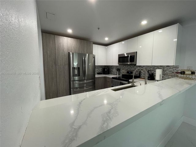 10885 NW 89th Terrace 206, Doral, FL 33178