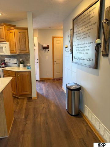 230 S 77th Place, Lincoln, NE 68510