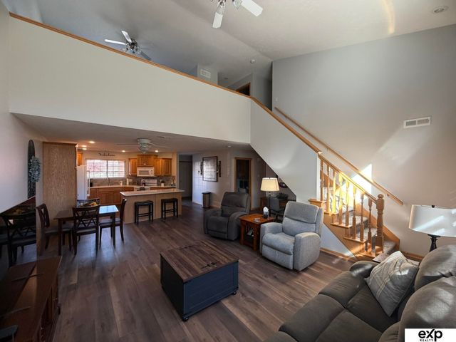 230 S 77th Place, Lincoln, NE 68510