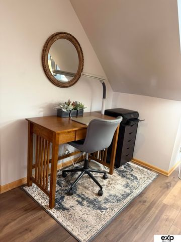 230 S 77th Place, Lincoln, NE 68510