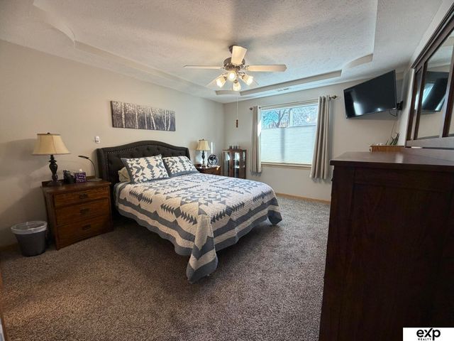 230 S 77th Place, Lincoln, NE 68510