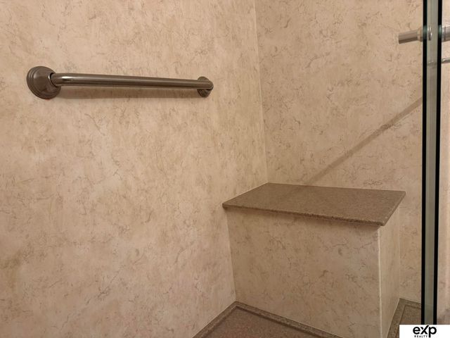 230 S 77th Place, Lincoln, NE 68510