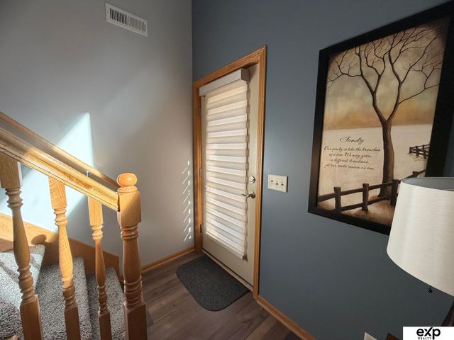 230 S 77th Place, Lincoln, NE 68510