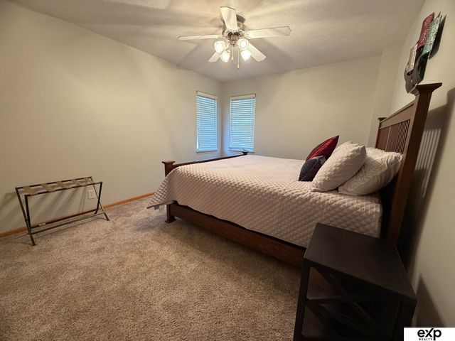 230 S 77th Place, Lincoln, NE 68510