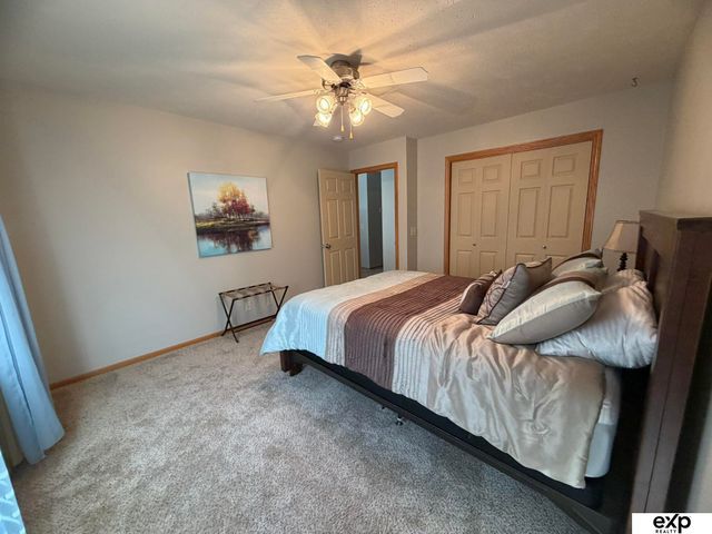 230 S 77th Place, Lincoln, NE 68510