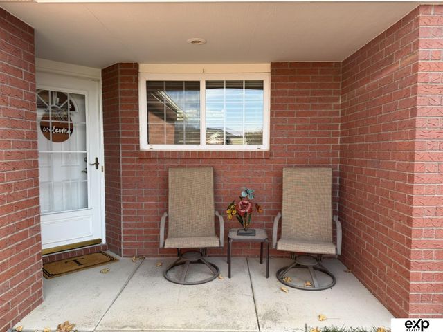 230 S 77th Place, Lincoln, NE 68510