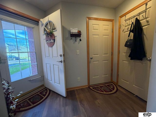 230 S 77th Place, Lincoln, NE 68510