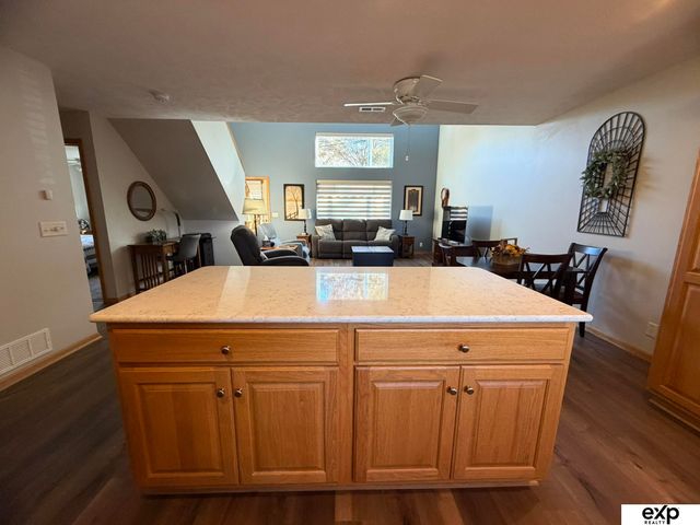 230 S 77th Place, Lincoln, NE 68510