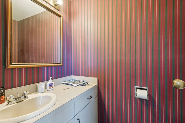 724 3rd Avenue SE, Cedar Rapids, IA 52401