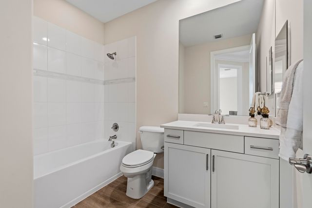 5745 Bent Pine Square, Vero Beach, FL 32967