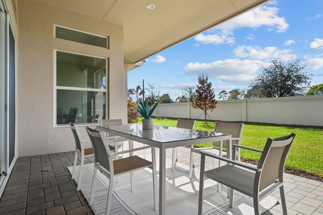 5745 Bent Pine Square, Vero Beach, FL 32967