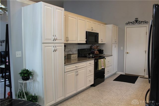 201 Sagebrush Drive, Clayton, OH 45315