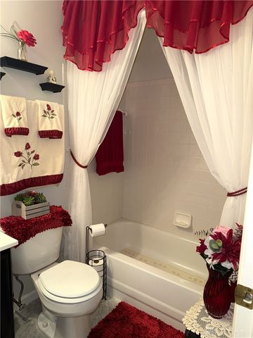 201 Sagebrush Drive, Clayton, OH 45315