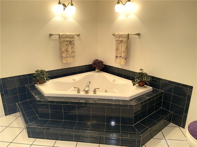 201 Sagebrush Drive, Clayton, OH 45315