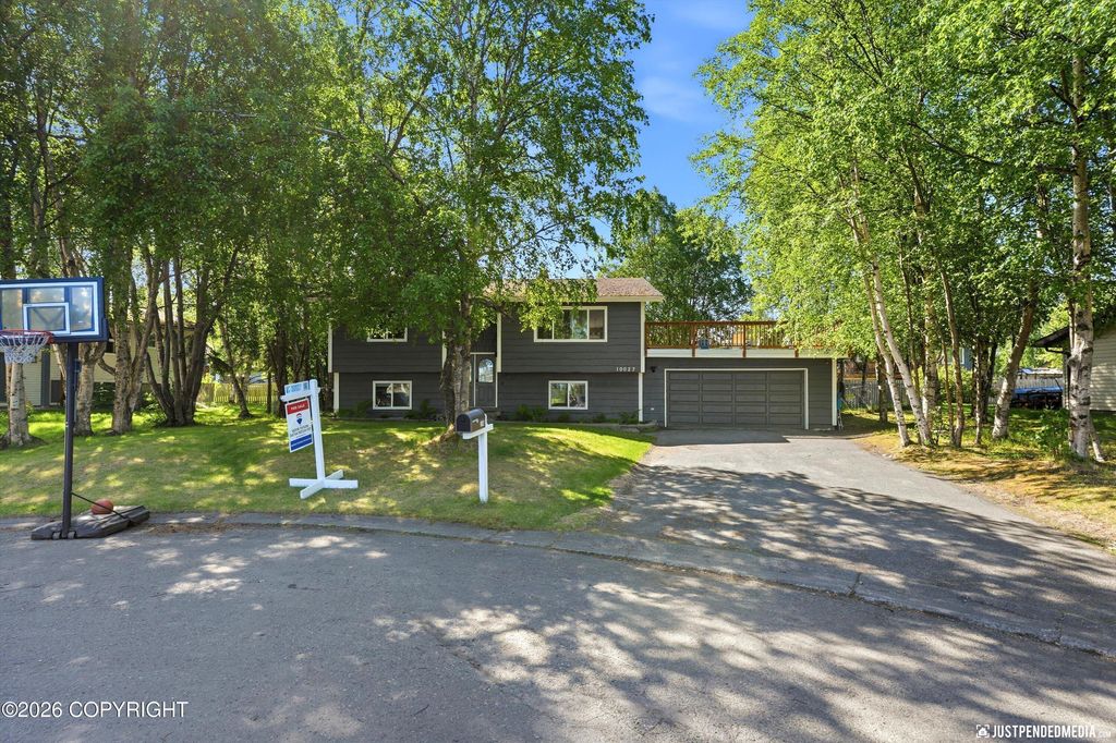 10027 Marmot Circle, Anchorage, AK 99515