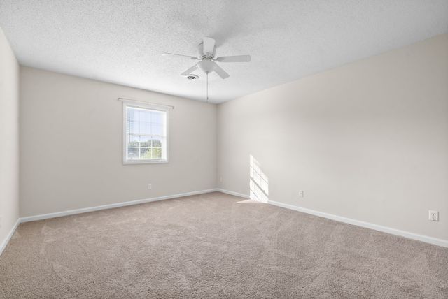3282 N Senseney Cir, Clarksville, TN 37042
