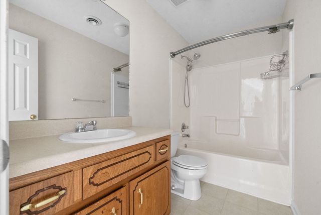 3282 N Senseney Cir, Clarksville, TN 37042