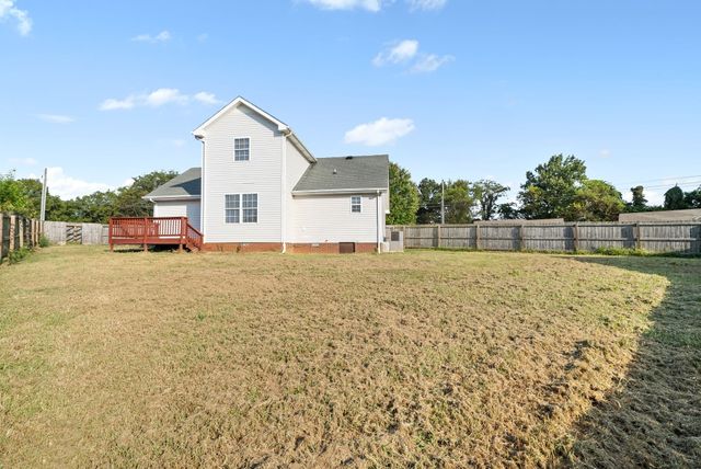 3282 N Senseney Cir, Clarksville, TN 37042