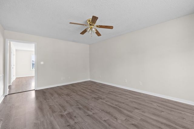 3282 N Senseney Cir, Clarksville, TN 37042