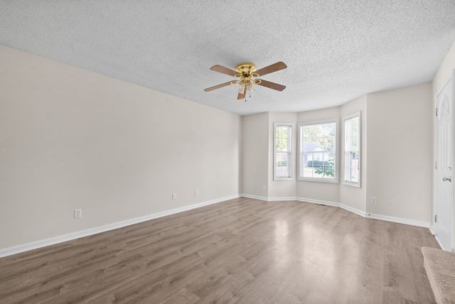 3282 N Senseney Cir, Clarksville, TN 37042