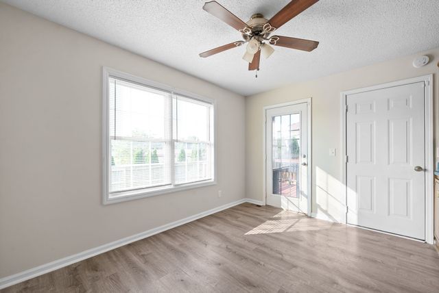 3282 N Senseney Cir, Clarksville, TN 37042