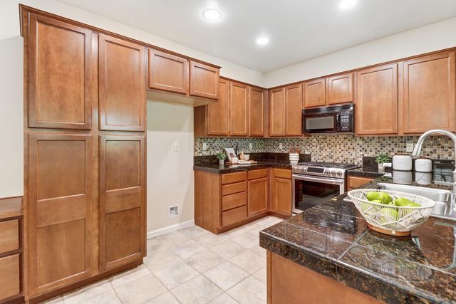 3705 Esplanade Cir, Folsom, CA 95630