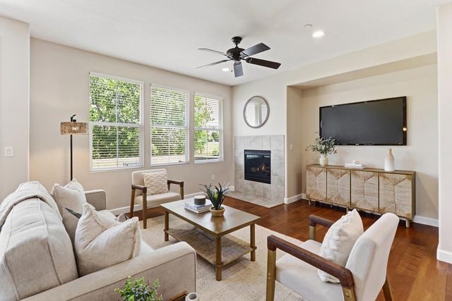 3705 Esplanade Cir, Folsom, CA 95630