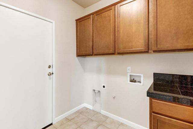 3705 Esplanade Cir, Folsom, CA 95630