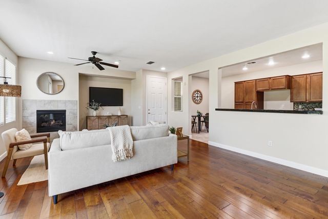 3705 Esplanade Cir, Folsom, CA 95630