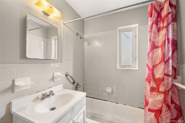 225-08 Stronghurst Avenue Upper, Queens Village, NY 11427